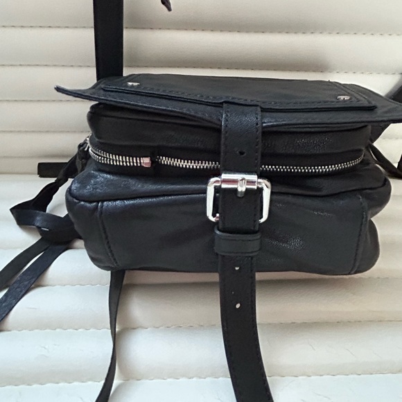 MCQ small crossbody bag. Black/Silver. Gen Leather. Used, in very good condition - Picture 5 of 10